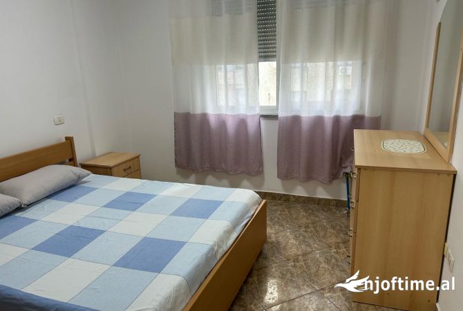 Shtepi me qera Apartament ne Tirane, 1+1, Mobilimi E mobiluar, Pagesa 550  Euro.