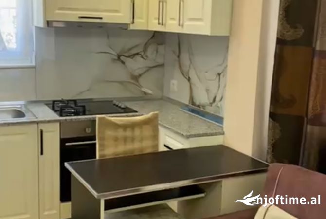 Shtepi me qera 1+1 ne Tirane - 40,000 Leke