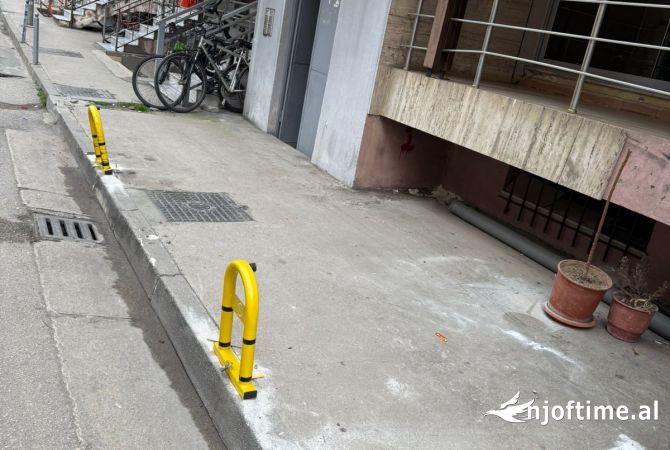 Jepet ambjent 110 m2 me qera pas Shkolles Vasil Shanto