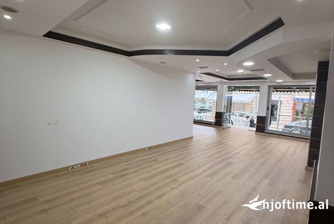 Jepet ambjent 110 m2 me qera pas Shkolles Vasil Shanto