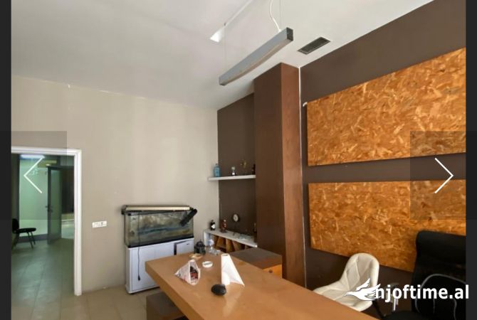 Ambient biznesi me qera 1+1 ne Tirane - 60,000 Leke