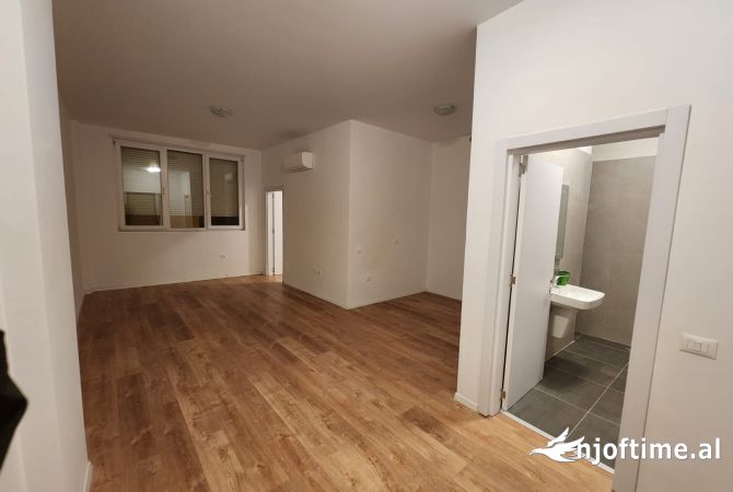 Ambient biznesi me qera 3+1 ne Tirane - 700 Euro