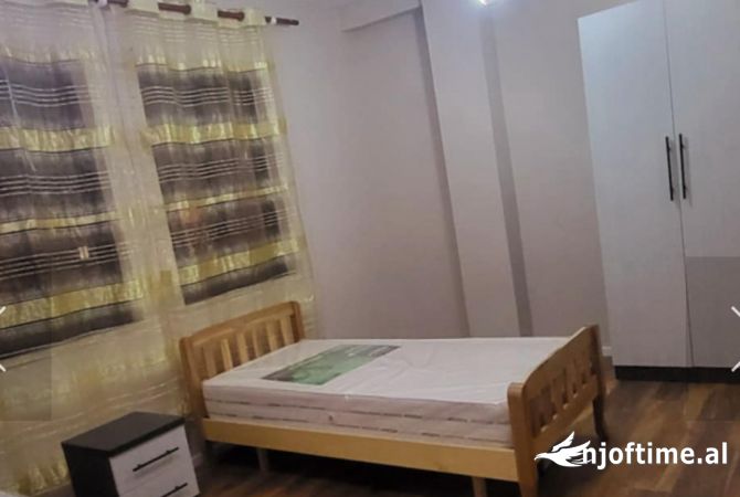 Shtepi me qera Apartament ne Tirane, 2+1, Mobilimi E mobiluar, Pagesa 800  Euro.