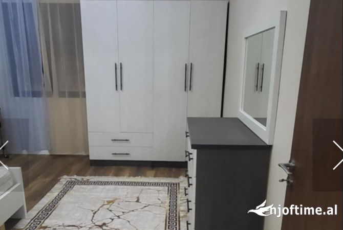 Shtepi me qera Apartament ne Tirane, 2+1, Mobilimi E mobiluar, Pagesa 800  Euro.