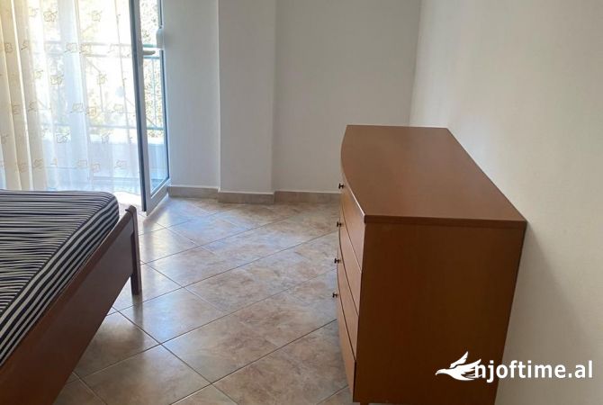 Shtepi me qera 3+1 ne Tirane - 50,000 Leke