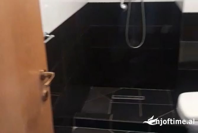 Shtepi me qera Apartament ne Tirane, 2+1, Mobilimi E mobiluar, Pagesa 55,000  Leke.