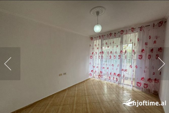 Shtepi ne shitje Apartament ne Tirane, 1+1, Mobilimi Bosh, pa mobiluar, Pagesa 93,000  Euro.