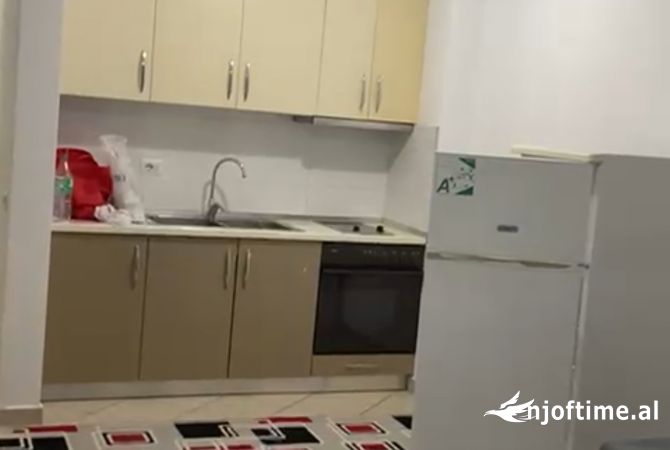 Shtepi me qera Apartament ne Tirane, 1+1, Mobilimi E mobiluar, Pagesa 40,000  Leke.