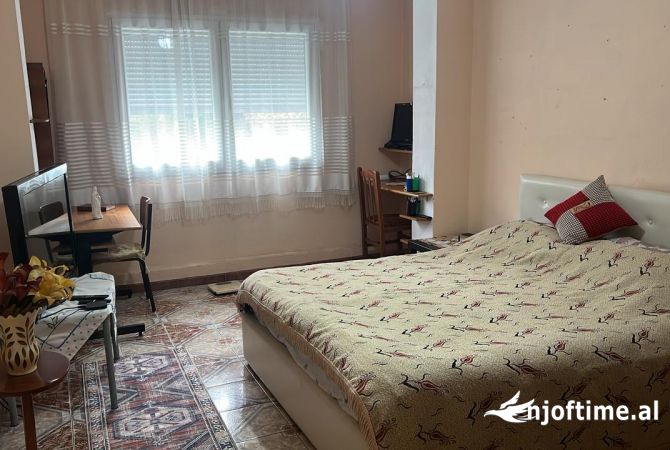 Shtepi me qera 2+1 ne Tirane - 60,000 Leke