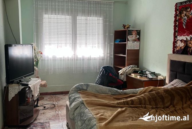 Shtepi me qera 2+1 ne Tirane - 60,000 Leke