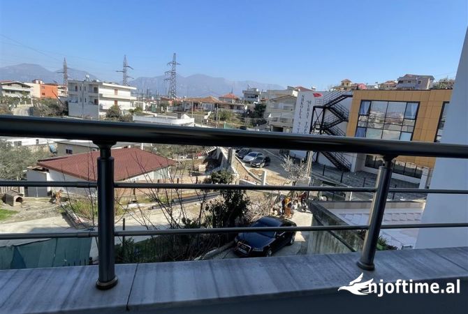 Shtepi me qera Apartament ne Tirane, 3+1, Mobilimi E mobiluar, Pagesa 450  Euro.