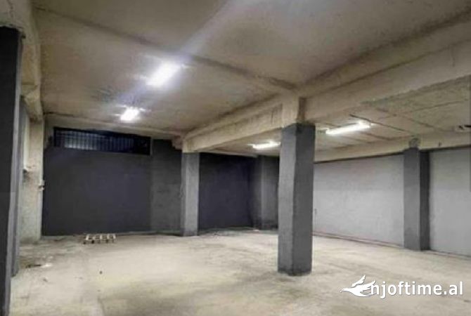 Jepet magazine 2 kateshe me qera ne Sauk , (mund te ndahet ne 2 pjese)