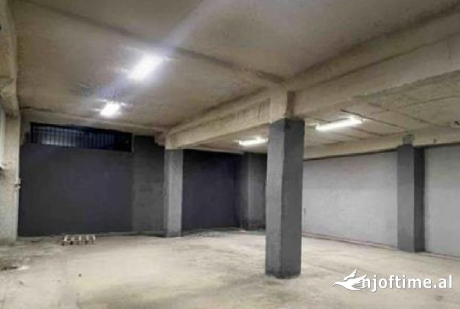 Ambient biznesi me qera 4+1 ne Tirane - 4,000 Euro