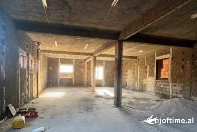 Ambient biznesi me qera 4+1 ne Tirane - 4,000 Euro