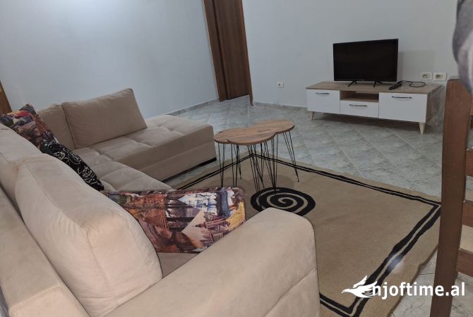 Shtepi me qera 1+1 ne Tirane - 34,000 Leke
