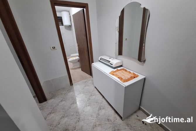 Shtepi me qera Apartament ne Tirane, 1+1, Mobilimi E mobiluar, Pagesa 34,000  Leke.
