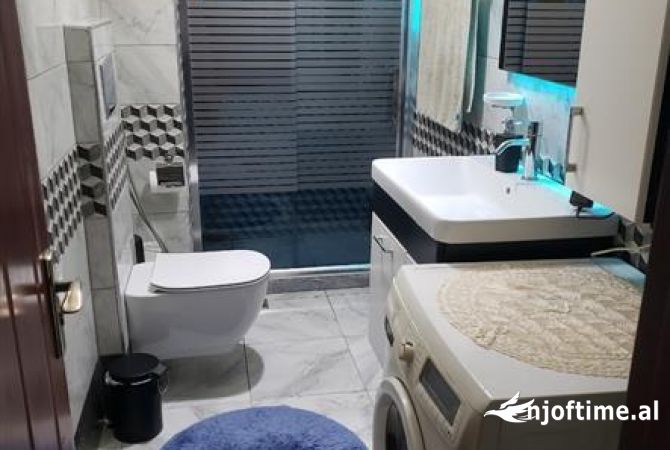 Shtepi ne shitje Apartament ne Tirane, 1+1, Mobilimi E mobiluar, Pagesa 92,000  Euro.