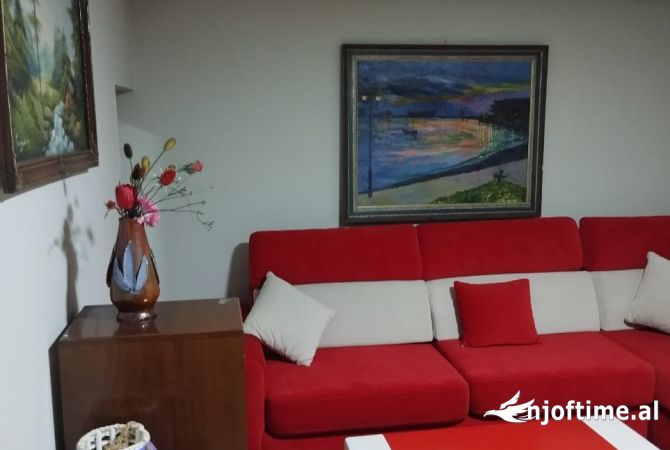 Shtepi me qera Shtepi Private ne Tirane, 1+1, Mobilimi E mobiluar, Pagesa 400  Euro.