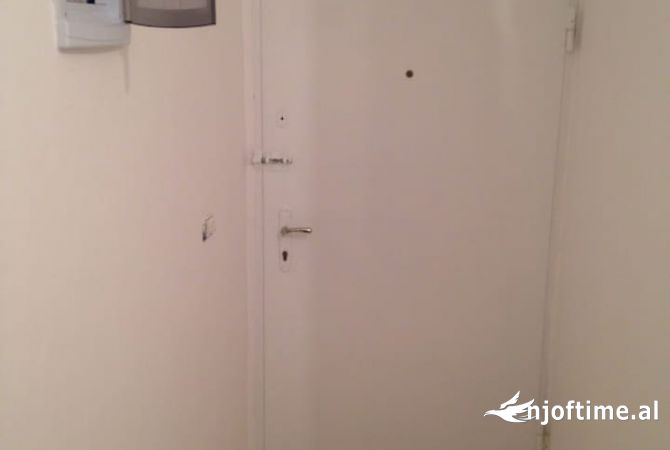 Shtepi me qera Apartament ne Tirane, 3+1, Mobilimi Bosh, pa mobiluar, Pagesa 38,000  Leke.