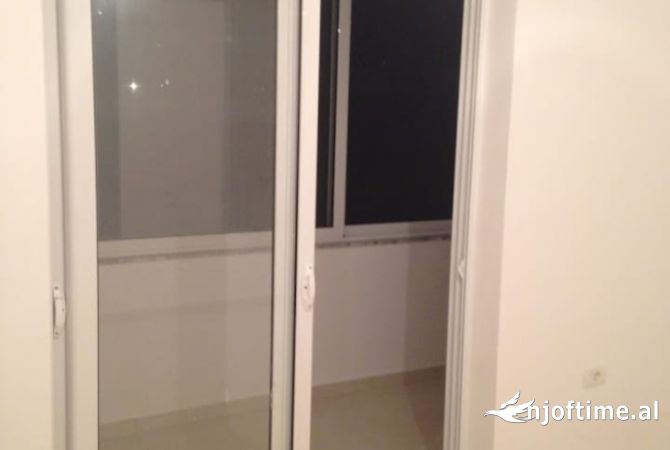 Shtepi me qera 3+1 ne Tirane - 38,000 Leke
