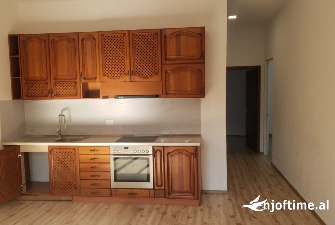 Shtepi me qera 2+1 ne Tirane - 450 Euro