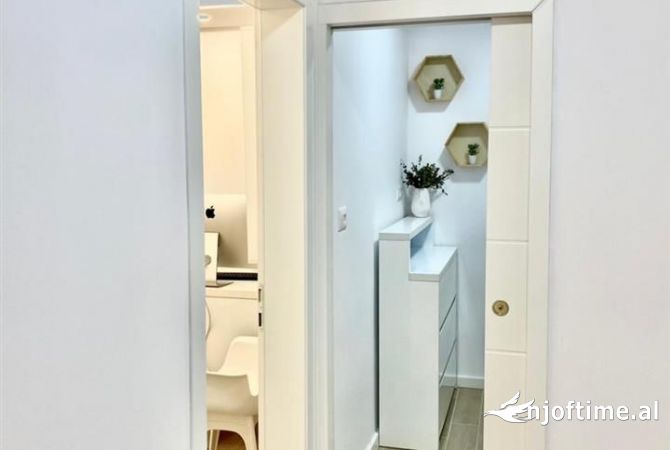 Ambient biznesi me qera 3+1 ne Tirane - 800 Euro