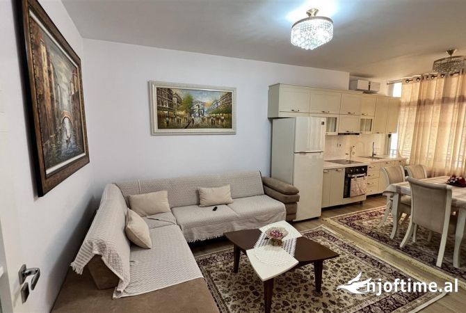 Shtepi me qera 3+1 ne Tirane - 900 Euro