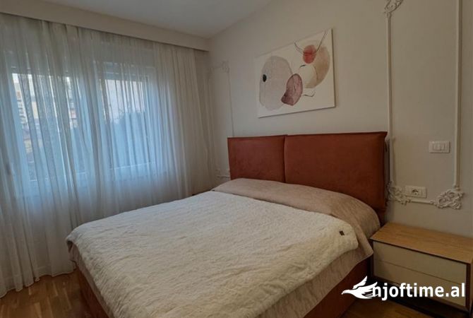 Shtepi me qera Apartament ne Tirane, 1+1, Mobilimi E mobiluar, Pagesa 1,000  Euro.