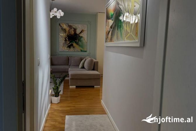 Shtepi me qera Apartament ne Tirane, 1+1, Mobilimi E mobiluar, Pagesa 1,000  Euro.