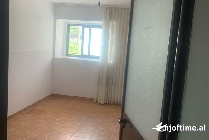 Jepet apartament 1+1 me qera tek Stadiumi Dinamo , rr Emin Duraku