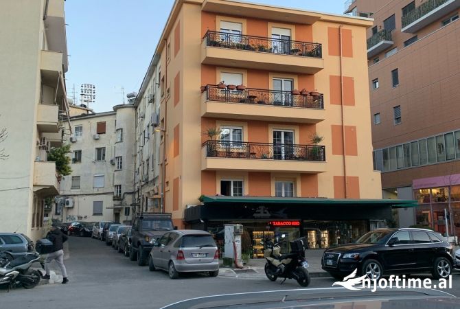 Ambient biznesi me qera 3+1 ne Tirane - 60,000 Leke