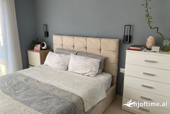 Shtepi ne shitje Apartament ne Tirane, 2+1, Mobilimi E mobiluar, Pagesa 280,000  Euro.