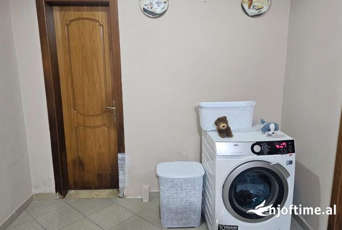 Shtepi me qera Apartament ne Tirane, 2+1, Mobilimi E mobiluar, Pagesa 35,000  Leke.