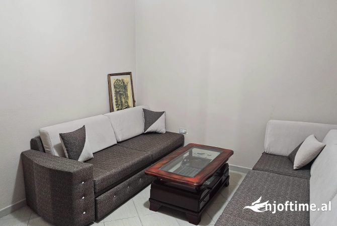Shtepi me qera 2+1 ne Tirane - 35,000 Leke