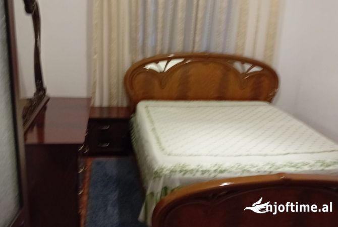 Shtepi me qera Shtepi Private ne Tirane, 2+1, Mobilimi E mobiluar, Pagesa 40,000  Leke.