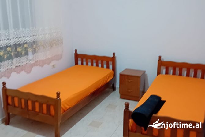 Shtepi me qera Shtepi Private ne Tirane, 2+1, Mobilimi E mobiluar, Pagesa 40,000  Leke.