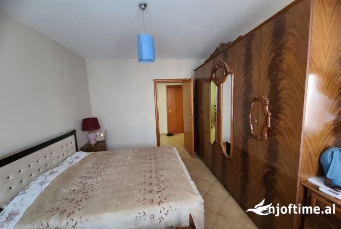 Shtepi me qera Apartament ne Tirane, 1+1, Mobilimi E mobiluar, Pagesa 400  Euro.