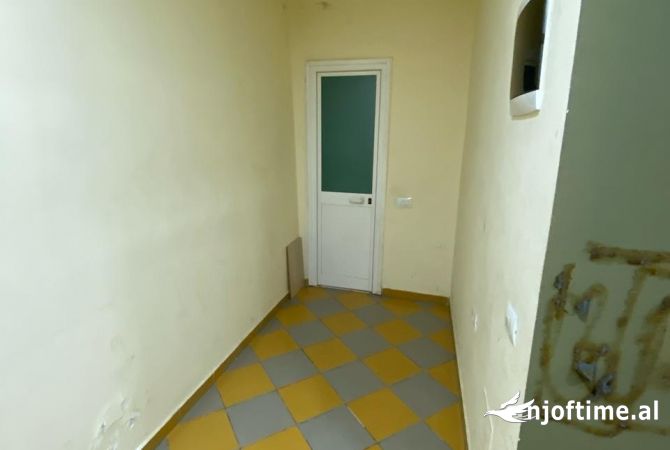 Ambient biznesi me qera 1+1 ne Tirane - 300 Euro