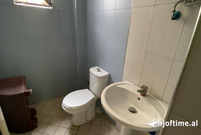 Ambient biznesi me qera 1+1 ne Tirane - 300 Euro