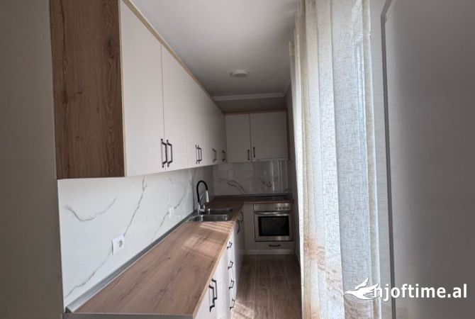 Shtepi me qera Apartament ne Tirane, 2+1, Mobilimi E mobiluar, Pagesa 500  Euro.
