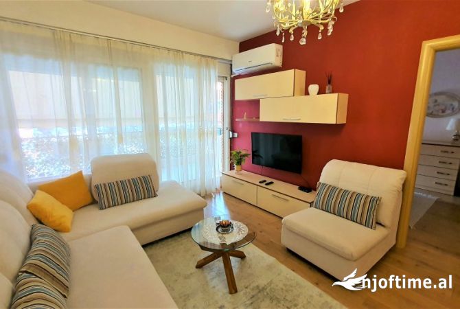 Shtepi me qera 1+1 ne Tirane - 750 Euro