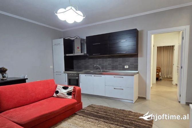 Shtepi me qera Apartament ne Tirane, 1+1, Mobilimi E mobiluar, Pagesa 60,000  Leke.