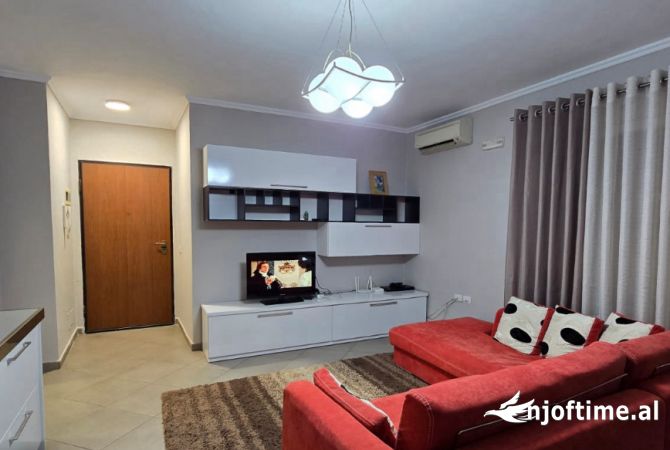 Shtepi me qera 1+1 ne Tirane - 60,000 Leke
