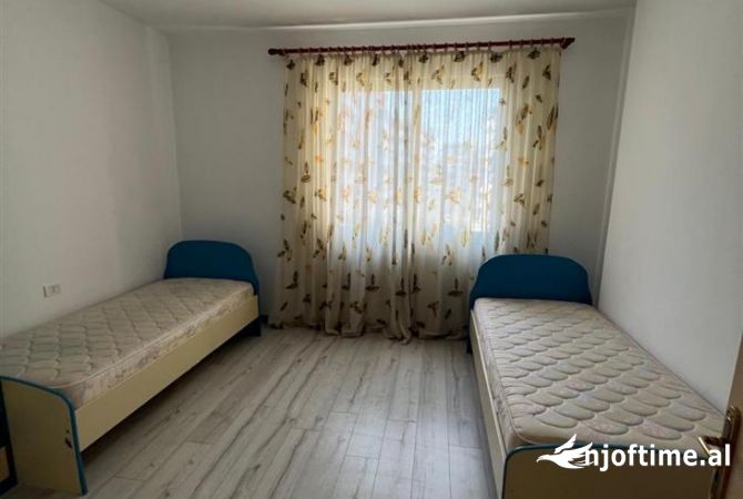 Shtepi me qera Apartament ne Tirane, 2+1, Mobilimi E mobiluar, Pagesa 50,000  Leke.