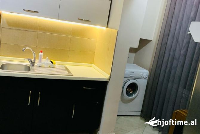 Shtepi me qera Apartament ne Tirane, 1+1, Mobilimi E mobiluar, Pagesa 600  Euro.