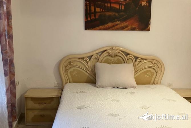 Shtepi me qera Apartament ne Tirane, 1+1, Mobilimi E mobiluar, Pagesa 40,000  Leke.