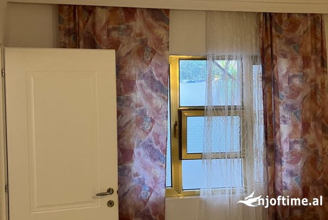 Shtepi me qera Apartament ne Tirane, 1+1, Mobilimi E mobiluar, Pagesa 40,000  Leke.