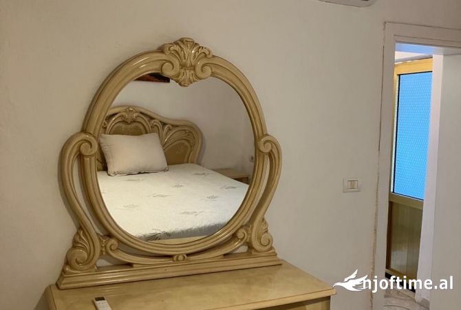 Shtepi me qera 1+1 ne Tirane - 40,000 Leke