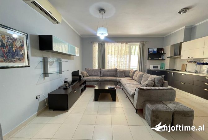 Shtepi me qera 2+1 ne Tirane - 650 Euro