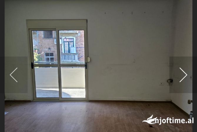 Ambient biznesi me qera 3+1 ne Tirane - 1,500 Euro